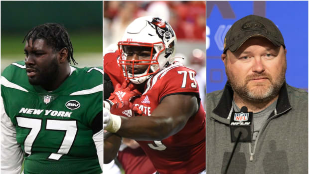 Jets LT Mekhi Becton with NC State LT Ikem Ekwonu and Jets GM Joe Douglas